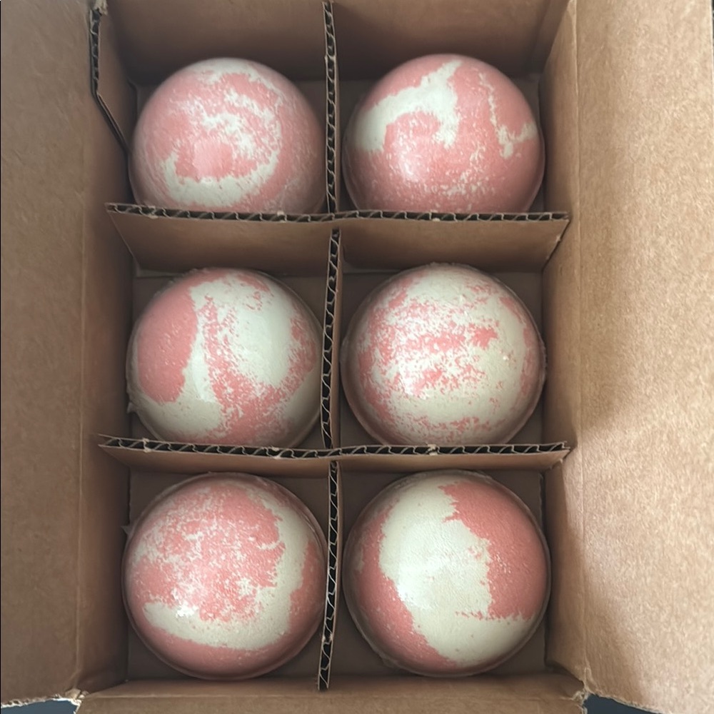 Love Beauty and Planet Strawberries & Lemonade Vegan Bath Bomb - Pink 6 Ct